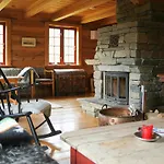 Ferienhaus With Wooden Interior By Tinnsjoen *