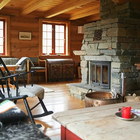 別荘 With Wooden Interior By Tinnsjoen *