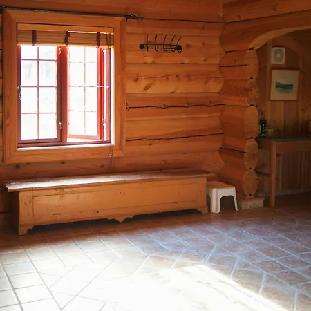 別荘 With Wooden Interior By Tinnsjoen *