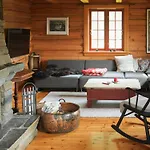Hébergement de vacances With Wooden Interior By Tinnsjoen Atra